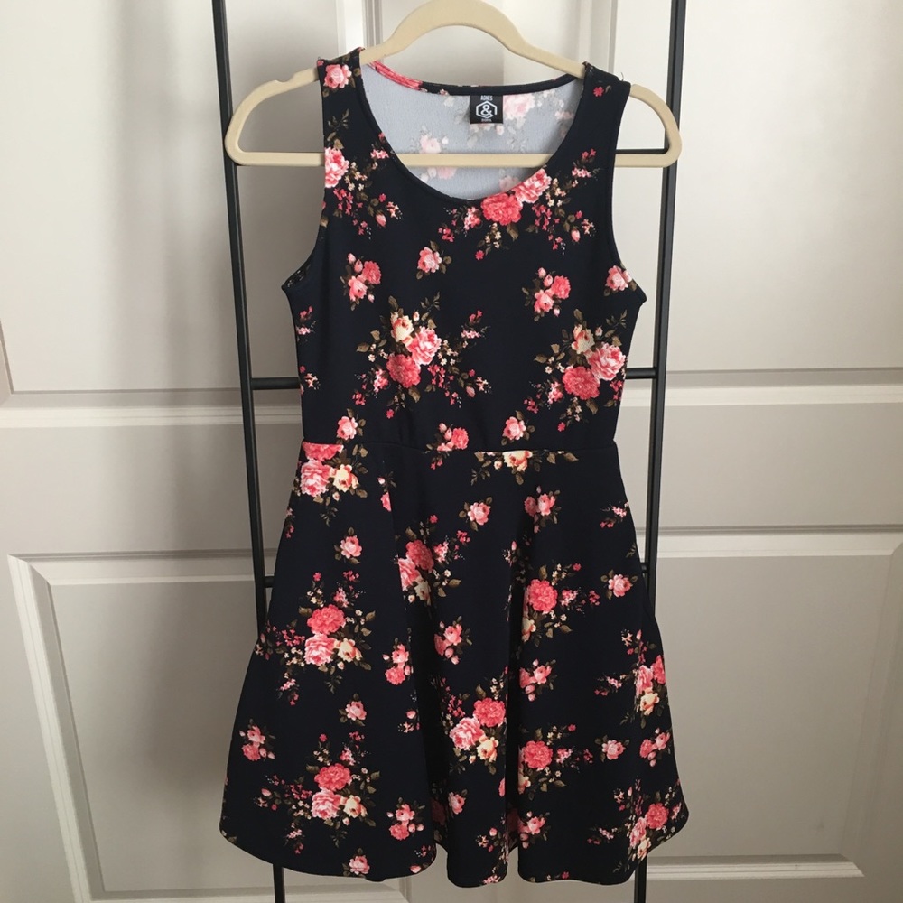 Agnes & Dora Fisher Dress floral on navy